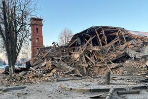 Оккупанты сбросили КАБ на город около 5.00