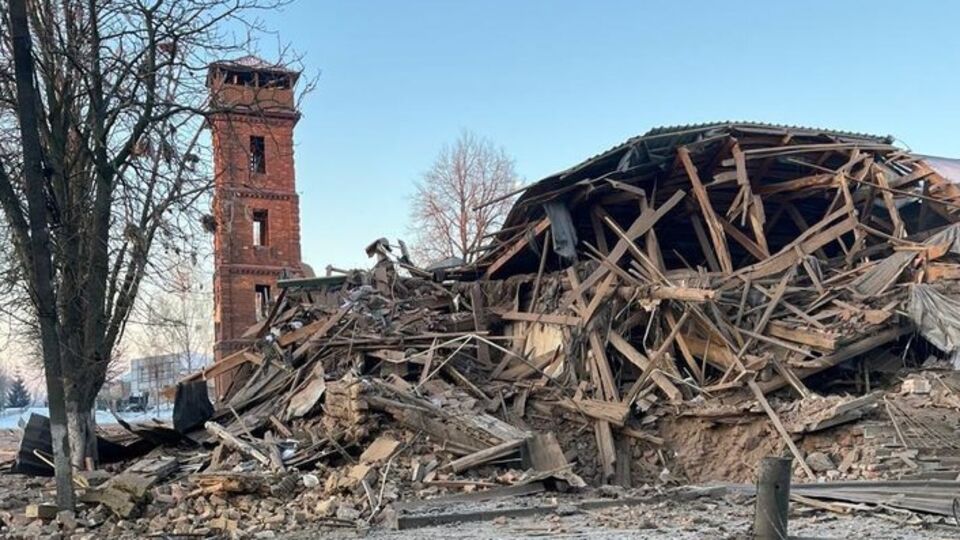 Оккупанты сбросили КАБ на город около 5.00