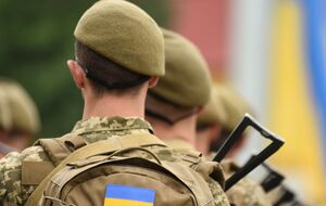 За словами Лазуткіна, на 1 млн грн, який передбачає "Контракт 18–24", за певних умов зможуть розраховувати ті, хто від початку повномасштабного вторгнення Росії пішов служити в такому віці