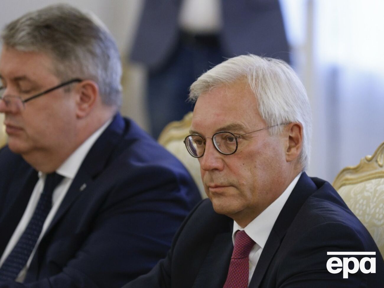 По словам российского дипломата, если Европа хочет содействовать установлению мира в Украине, то она должна прекратить поставки вооружений Киеву