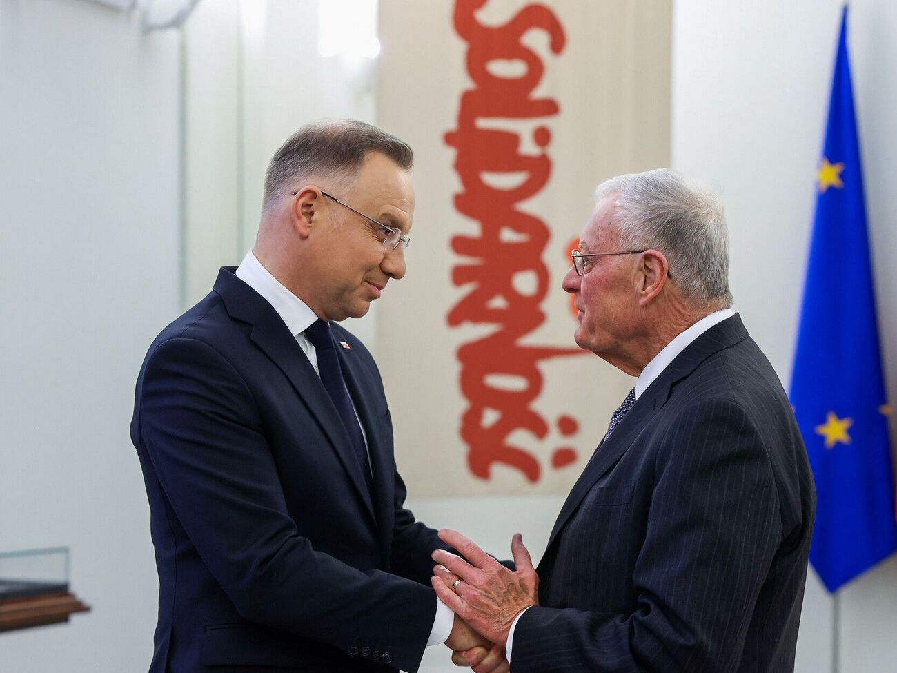Келлог встретился с Дудой перед визитом в Украину