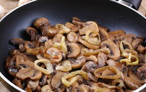 Солить грибы нужно в конце