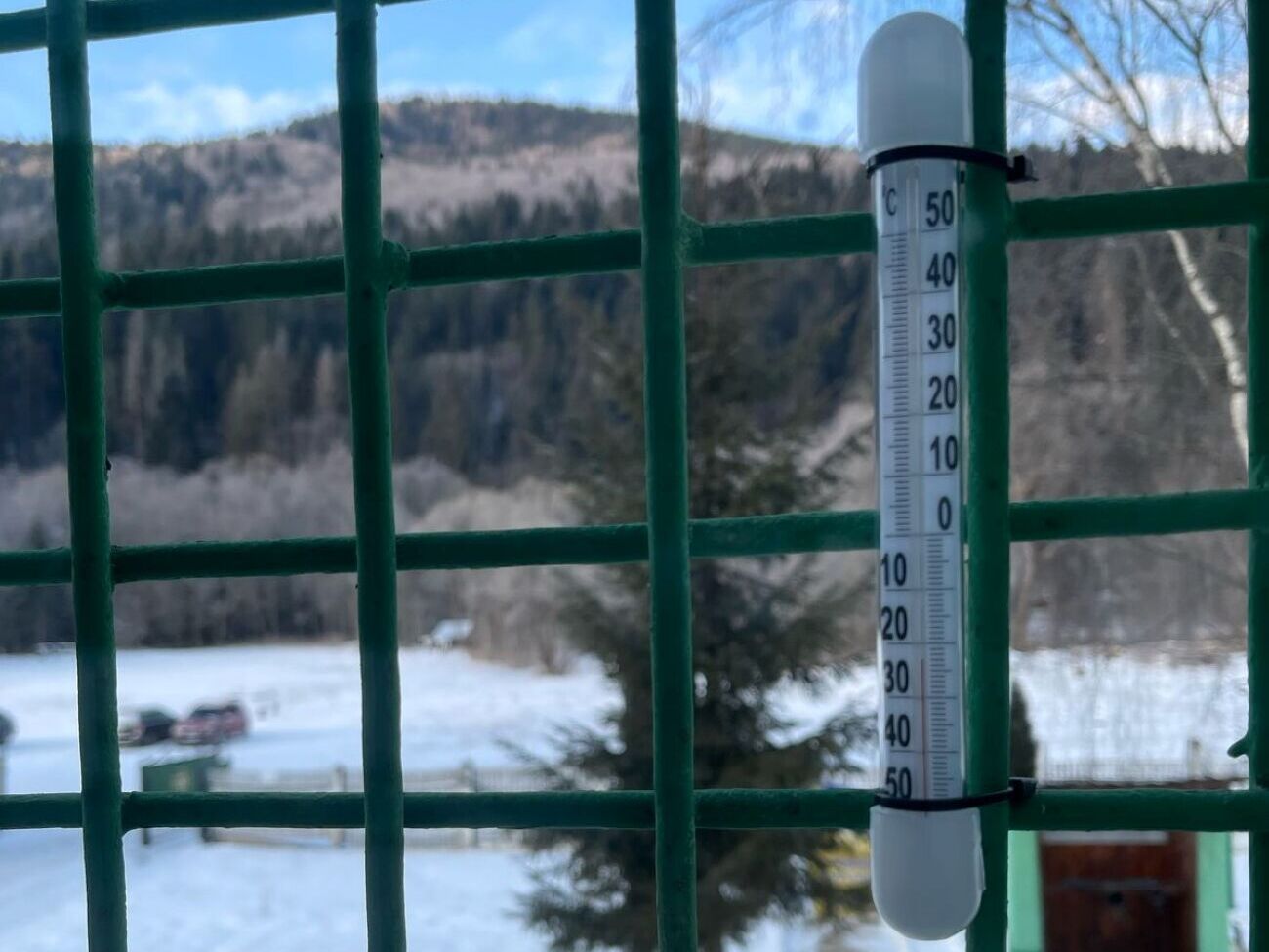 Погодные условия усложняют передвижение по пограничным дорогам и тропам, подчеркнули пограничники