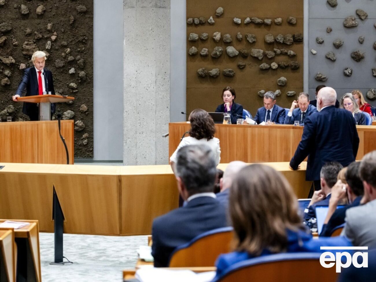 Парламент Нідерландів бачить активну роль країни в забезпеченні стабільності в разі досягнення припинення вогню у війні РФ проти України