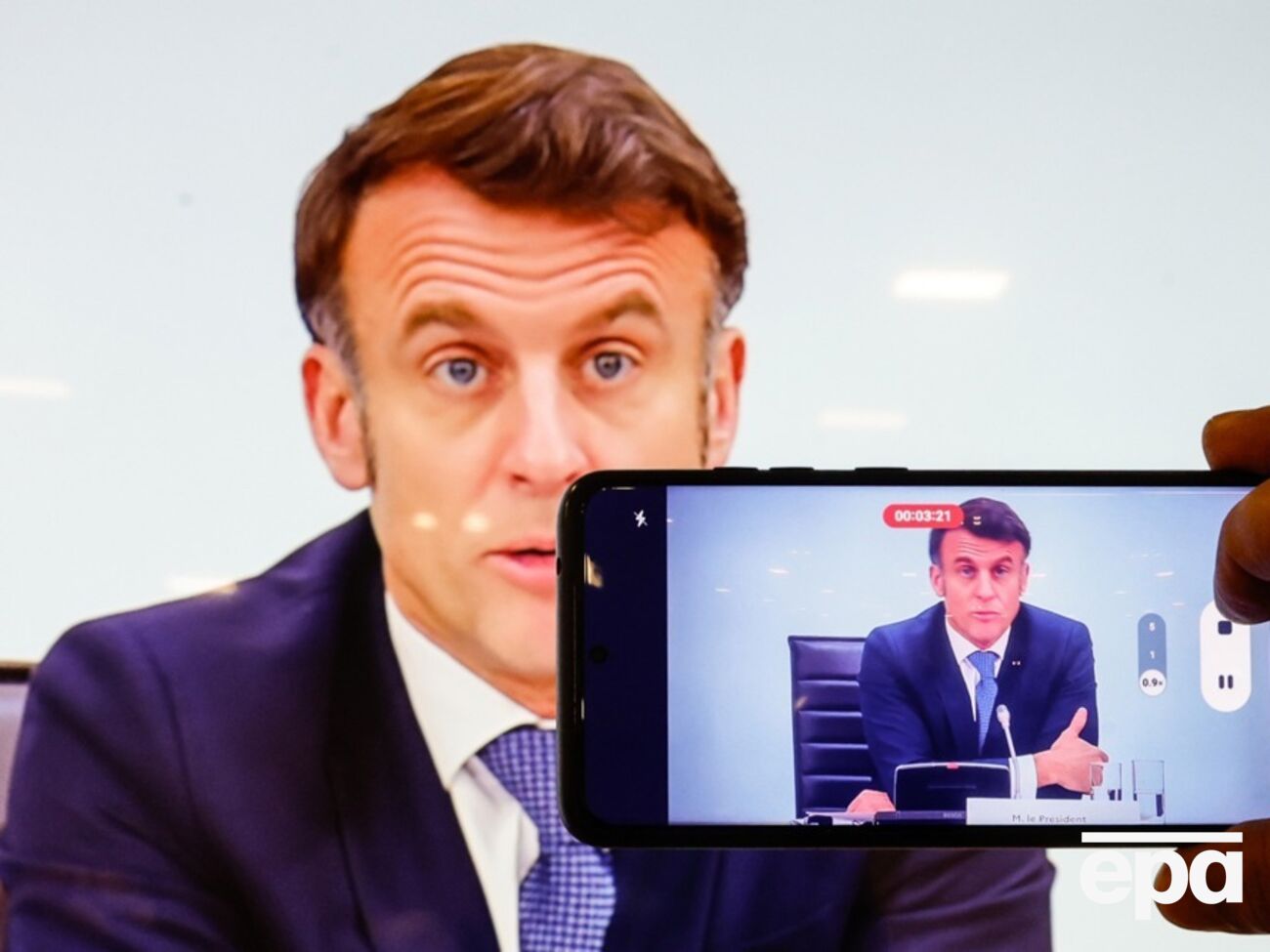 Макрон запропонував "переозброїти, переоснастити українців"