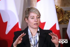 По словам Жоли, Канада продолжает просить США включить Украину в переговоры с Путиным