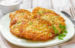 Деруни можна подати зі сметанним соусом