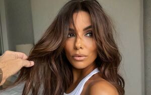 С волосами Лонгории поработал стилист