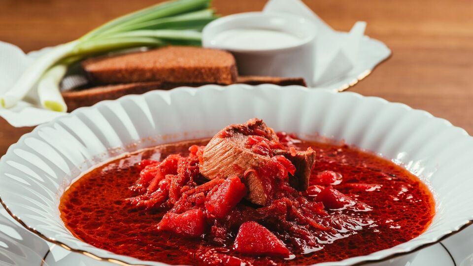 Одного кубика зажарки хватает на целую кастрюлю борща