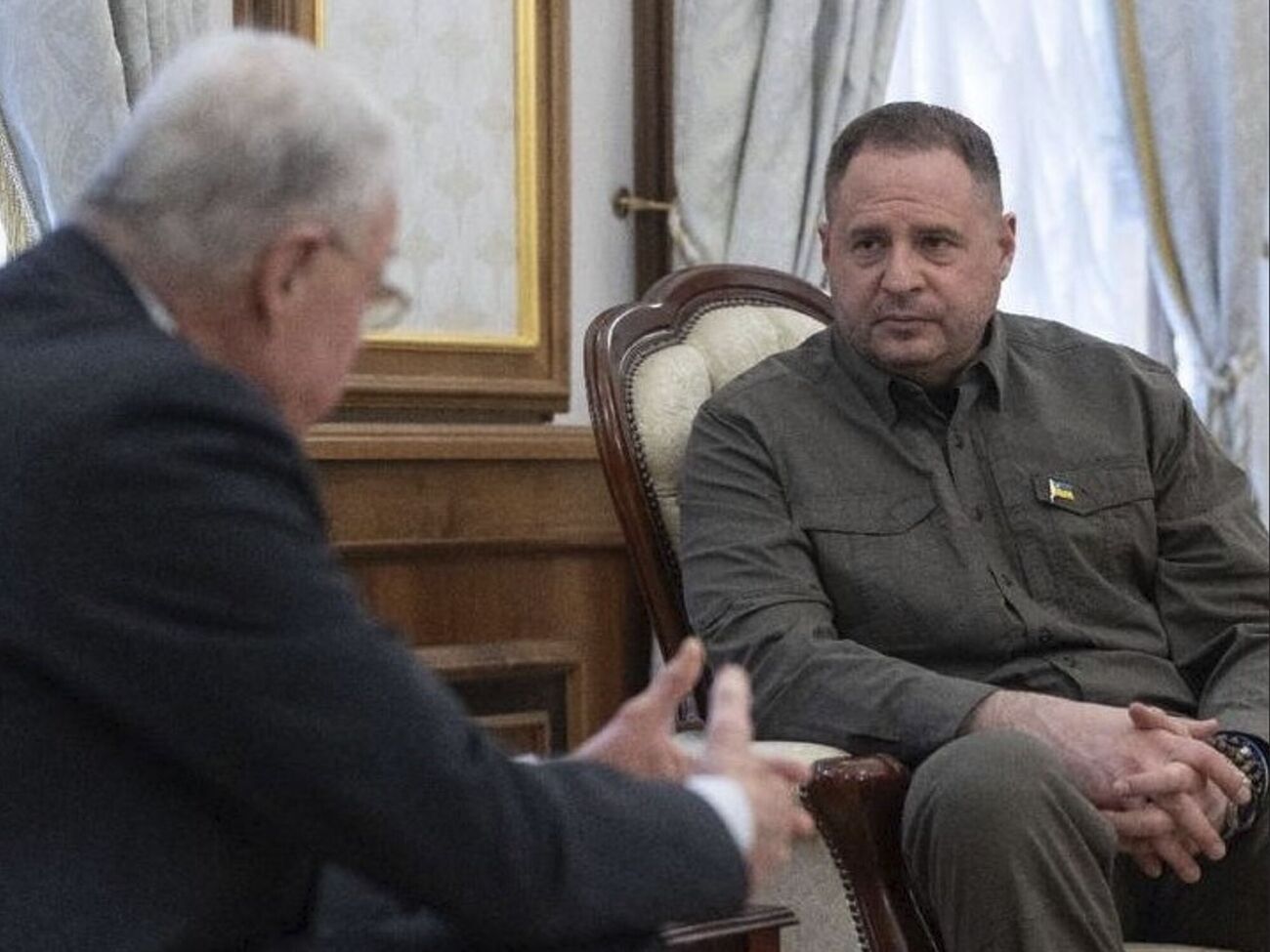Келлог під час візиту до Києва спочатку провів зустріч із Єрмаком