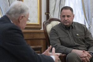 Келлог під час візиту до Києва спочатку провів зустріч із Єрмаком
