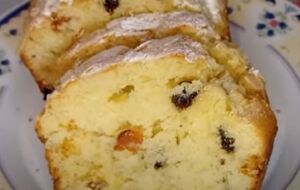 Выпекайте кекс 50 минут в духовке, разогретой до 150 °C