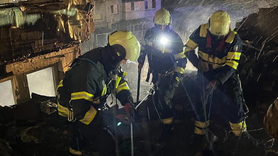 Число жертв российского удара продолжает расти