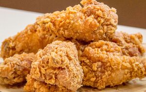 Жарить крылышки в масле нужно дважды