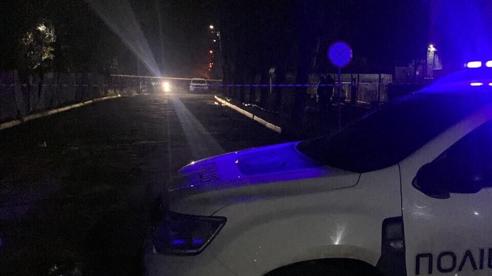 Унаслідок вибуху невстановленого предмета біля будівлі РТКЦ та СП у Павлограді поранення дістав чоловік, розповіли в поліції