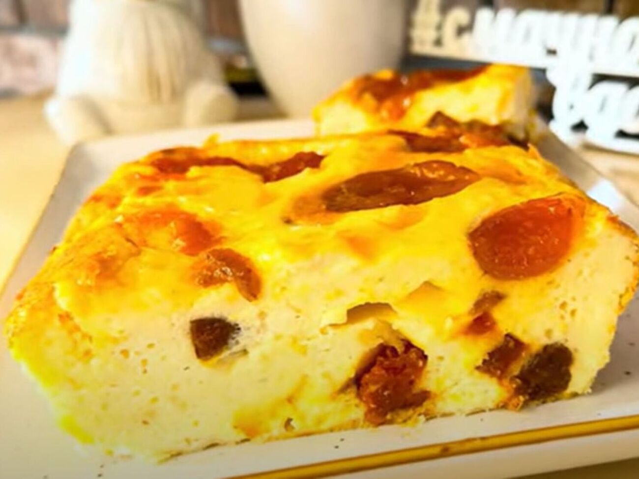 Выпекайте запеканку 45 минут в духовке, разогретой до 170 °C