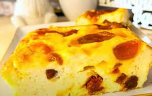 Выпекайте запеканку 45 минут в духовке, разогретой до 170 °C