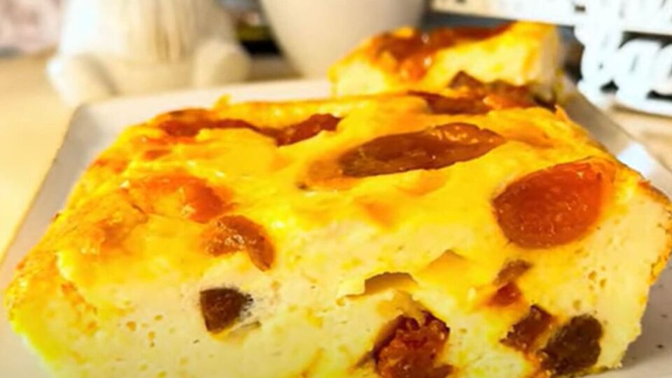 Выпекайте запеканку 45 минут в духовке, разогретой до 170 °C