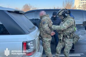 Фігурант справи переконував, що має впливові "зв'язки", зазначили в ДБР