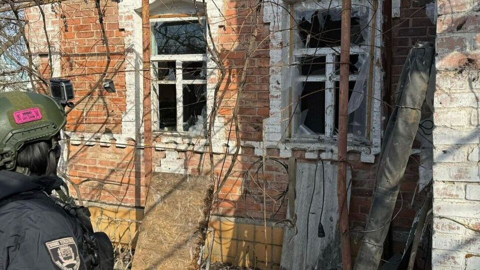 За словами Філашкіна, місто зазнало чотирьох авіаударів та обстрілу зі ствольної артилерії