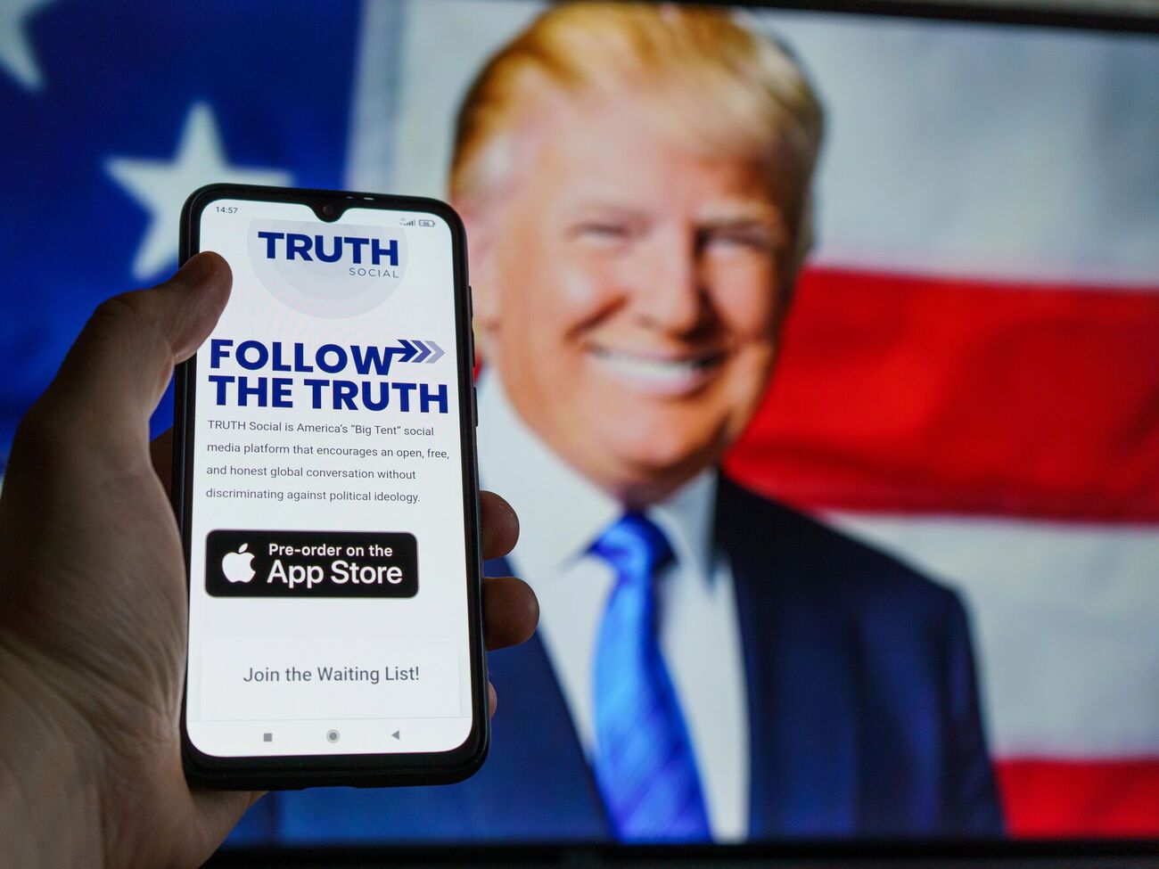 Truth Social ніколи не була доступна в Україні, зазначили у РНБО