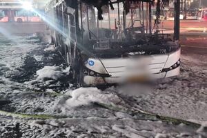 Взрывы произошли на трех парковках в пригороде Тель-Авива, сообщили СМИ