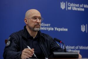 Попри те, що виробництво власного озброєння в Україні зросло, воно становить третину від потрібного, зазначив Шмигаль