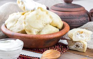 На Масленицу готовят блюда с творожной начинкой