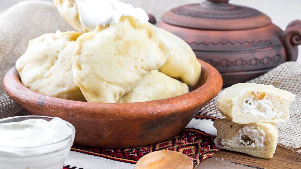 На Масленицу готовят блюда с творожной начинкой