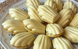 По словам блогера, такое печенье отлично хранится в холодильнике в пищевом контейнере несколько дней