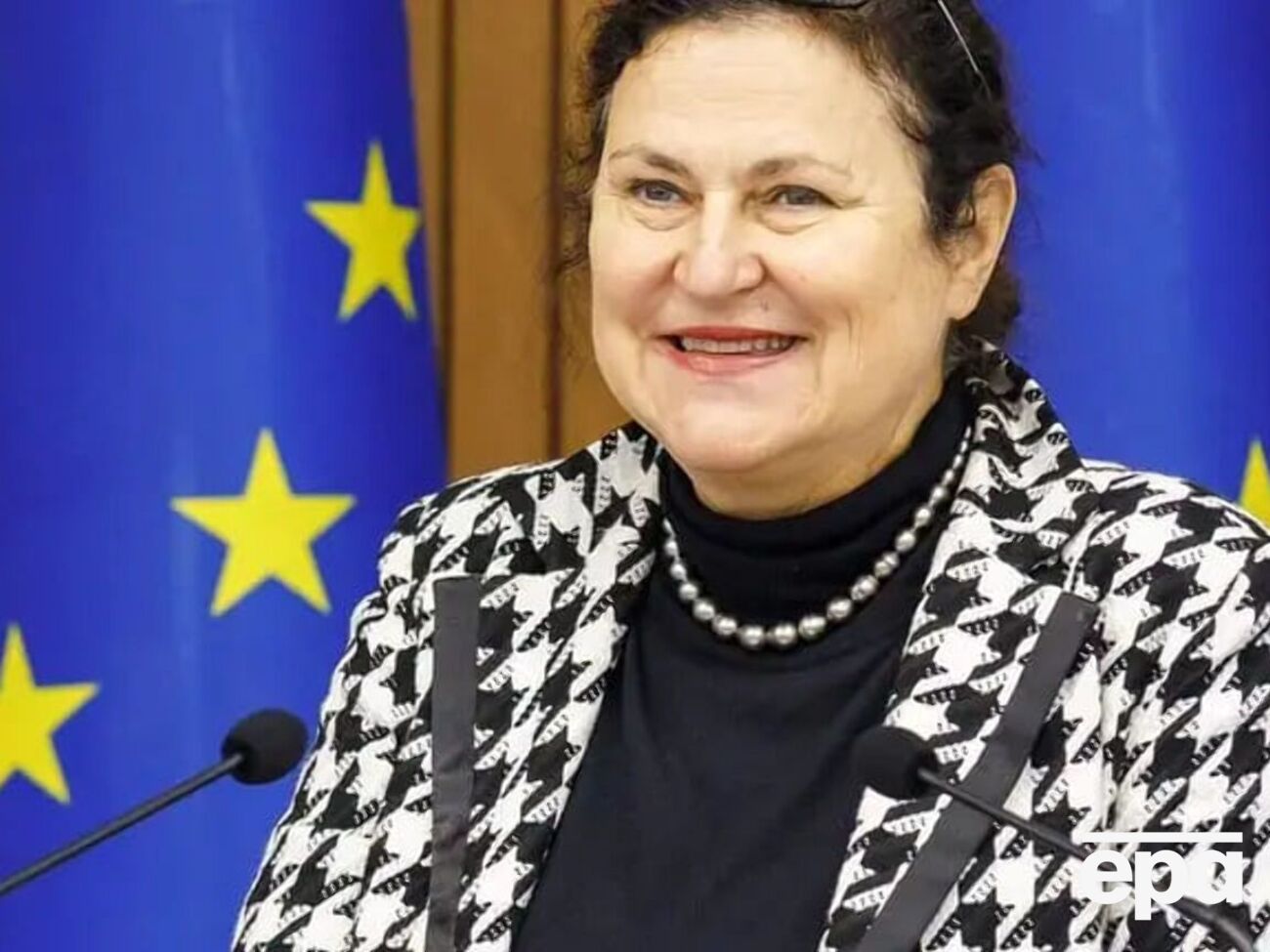 Матернова додала, що зараз не обговорюють жодних імовірних претендентів на цю посаду