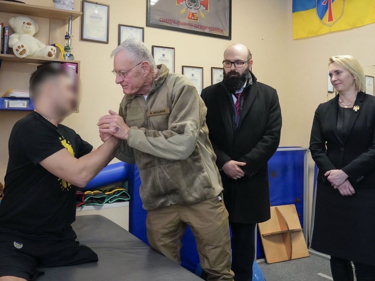 Келлог назвал "эмоциональным" свой визит в Ирпенский военный госпиталь