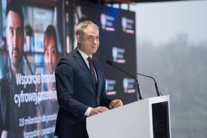 Гавковский отметил, что Польша оплачивает Украине услуги Starlink