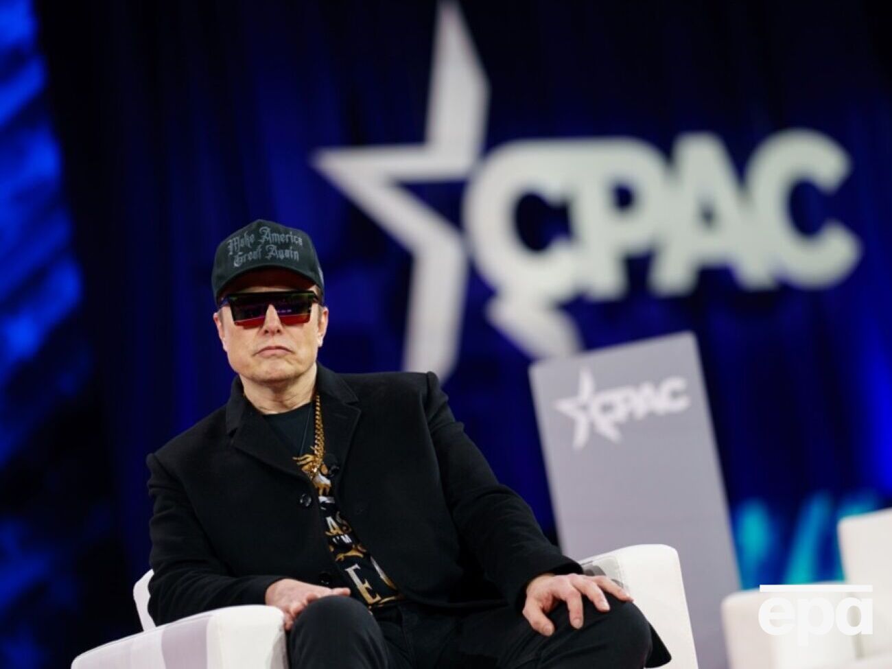 Журналістів Reuters Маск звинуватив у брехні