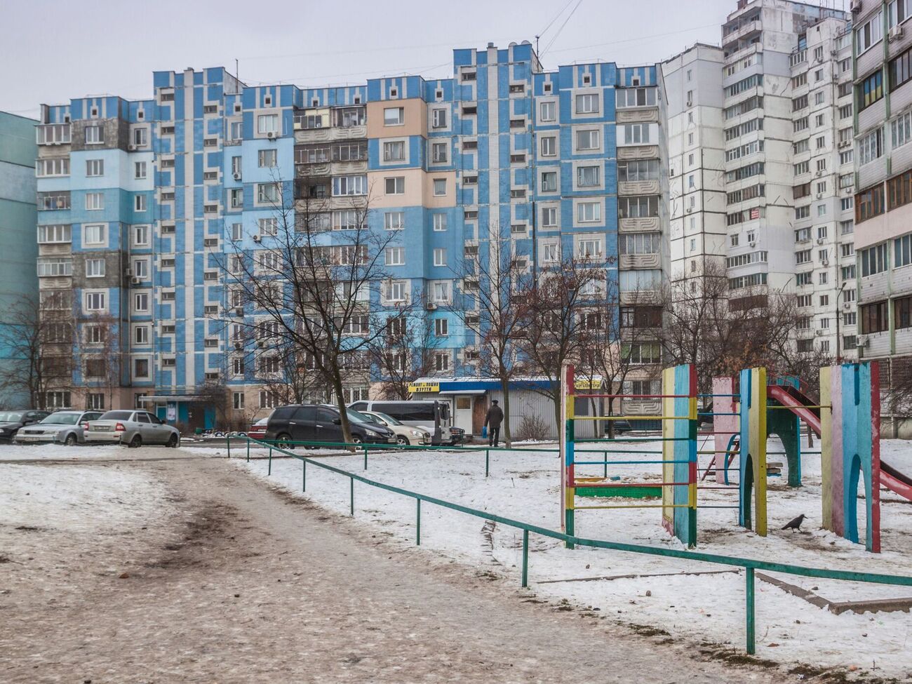 Киевлянам посоветовали не открывать окна