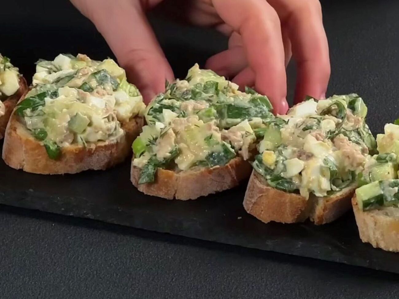 Для намазки вам знадобиться 1 ст. л. майонезу