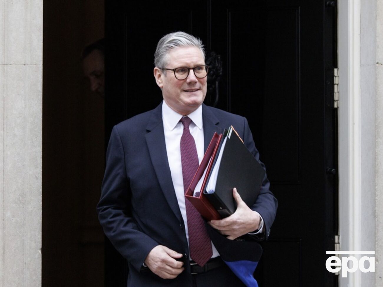 Стармер заявил, что нужно усилить поддержку Украины