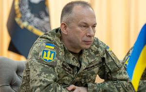 Попереду в України "складні часи" й "нові виклики", зазначив Сирський