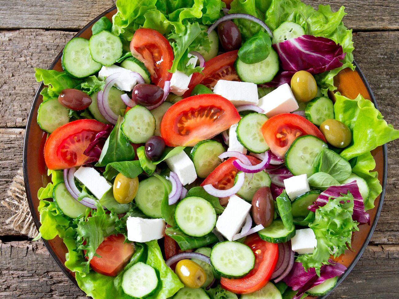 По словам блогера, чем дольше настаивается этот салат, тем он вкуснее