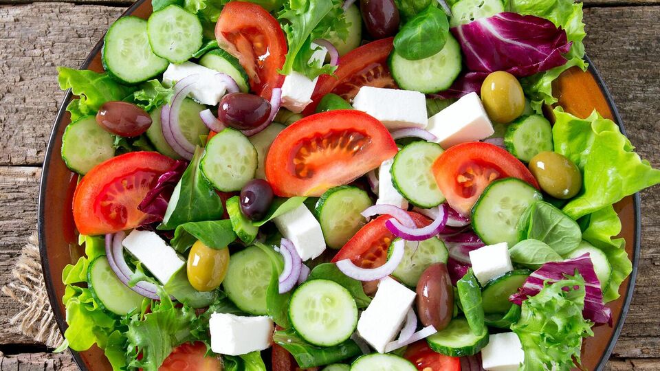 По словам блогера, чем дольше настаивается этот салат, тем он вкуснее