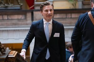 По словам Хяккянена, для налаживания отношений с соседними странами России необходимо изменить свое поведение