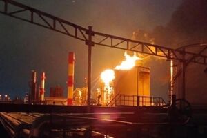 Горела установка первичной переработки нефти