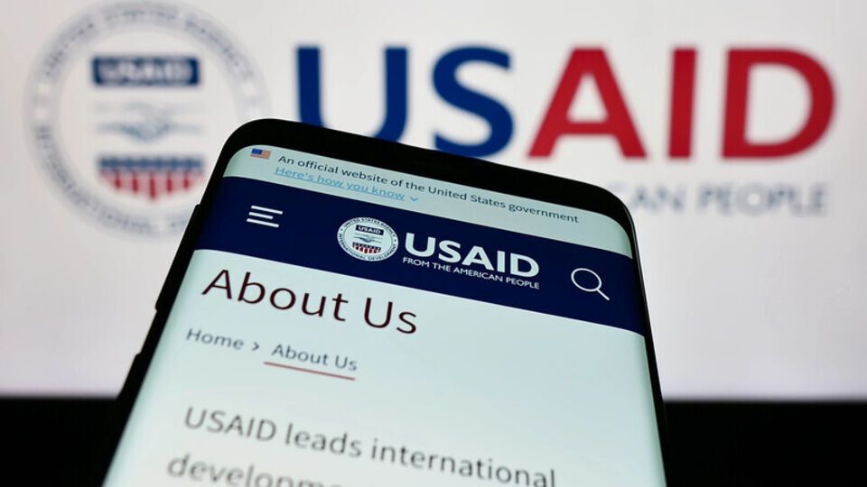 Співробітникам USAID, які розміщені за кордоном, пропонують державним коштом повернутися у США й дістати деякі бонуси