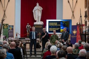 У дискусії брали участь політики й громадські діячі