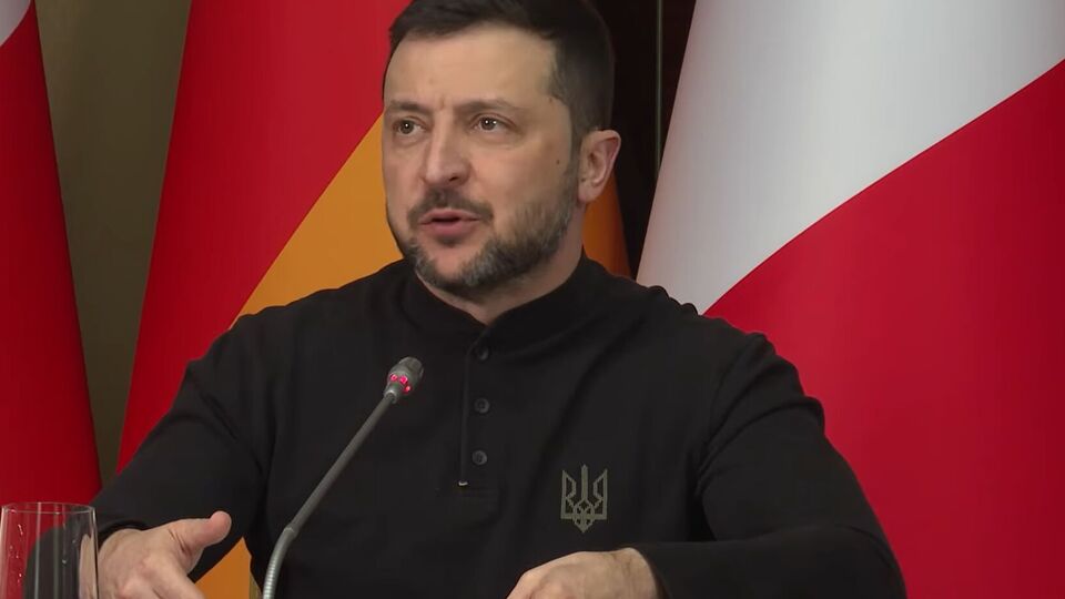 Якщо Україна "залишиться поза НАТО", то це буде "набагато дорожчим і складнішим шляхом для всіх", зазначив Зеленський