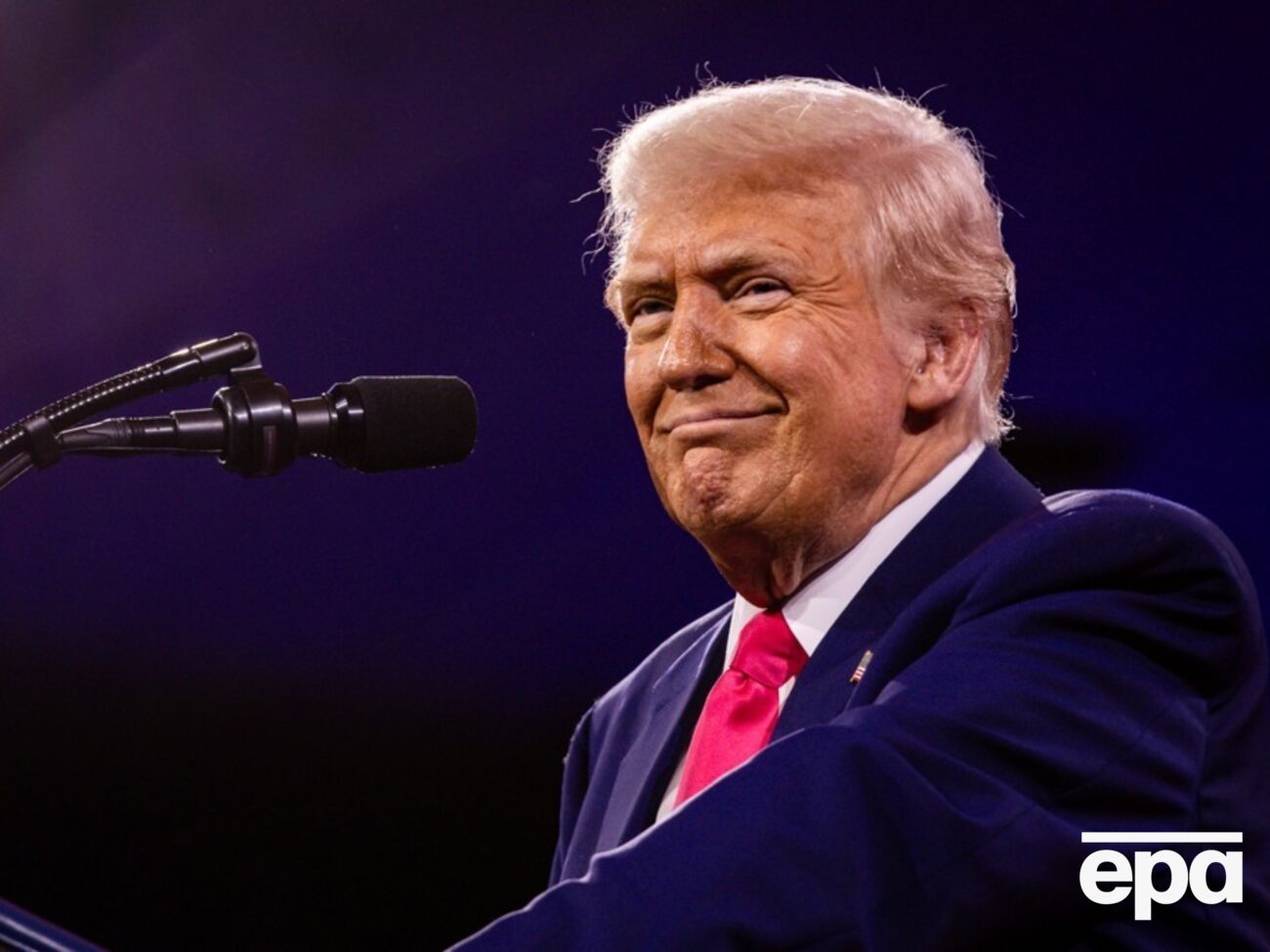 Трамп (на фото) повідомив, що веде серйозні переговори з Путіним