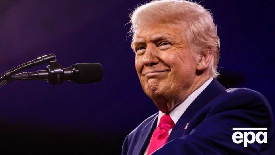 Трамп (на фото) повідомив, що веде серйозні переговори з Путіним