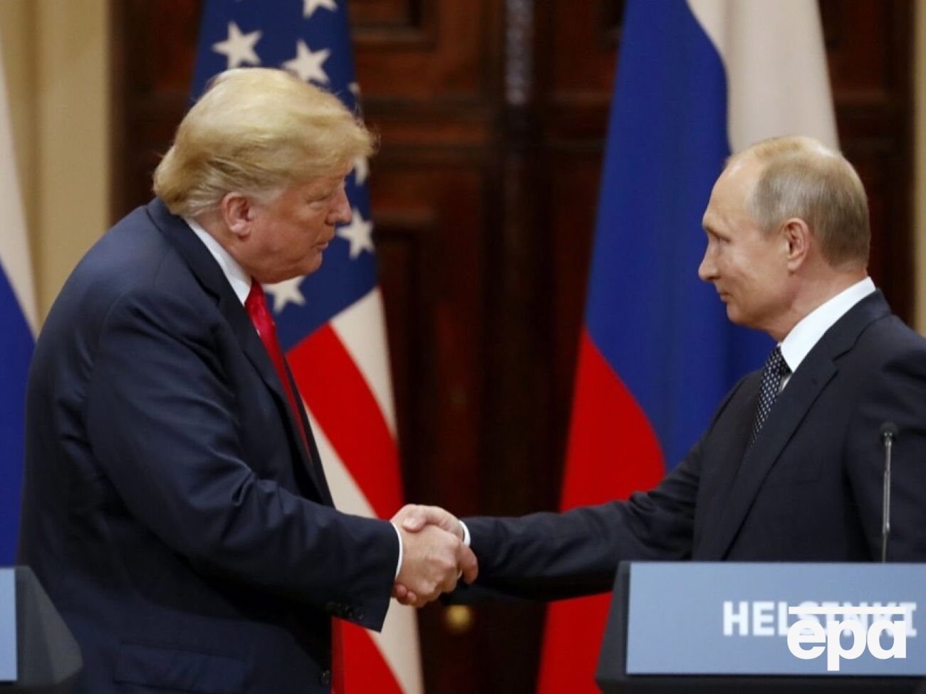 Трамп также заявлял о попытках заключить с РФ соглашение по экономическому развитию, в том числе в сфере ископаемых