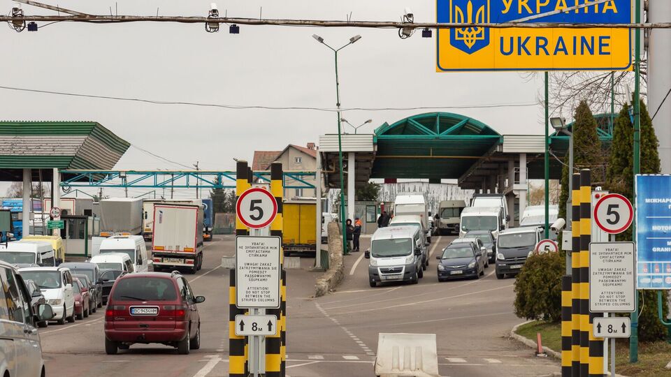 Для возвращения в Украину нужен "справедливый и крепкий мир", подчеркнула фон дер Ляйен