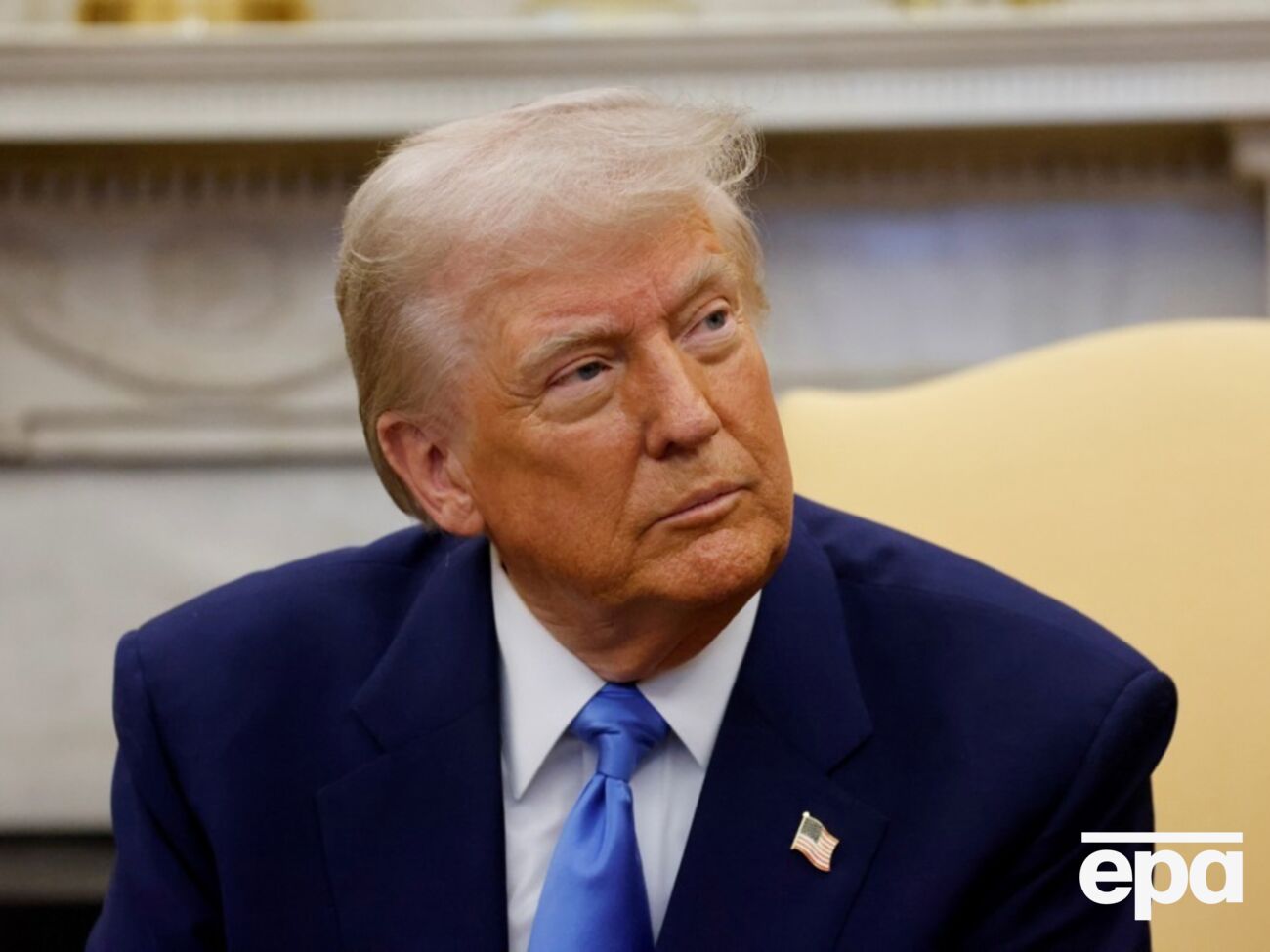 Отвечая на вопрос журналистов, рассматривает ли он возможность поездки в Москву на 9 мая, Трамп ответил, что это рано